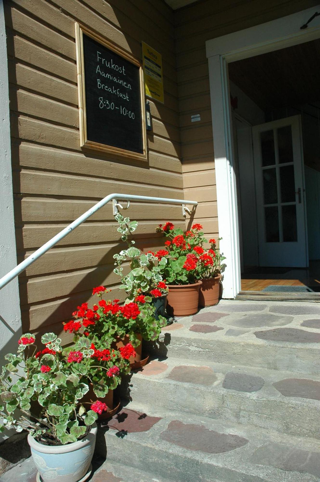Gaestgard Christiansund Hotel Eckero Exterior photo